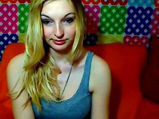 15516-roxysweet-blonde-pussy-webcam-teen-female-tits-blue-eyes-webcam-model