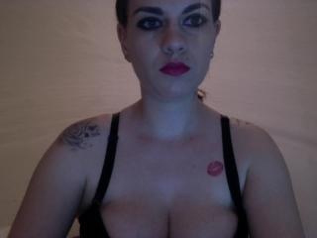 16417-lycyouspynk-teen-brunette-shaved-pussy-webcam-medium-tits-female