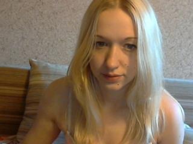 21610-lollaaa-female-asian-webcam-babe-couple-pussy-blonde-webcam-model