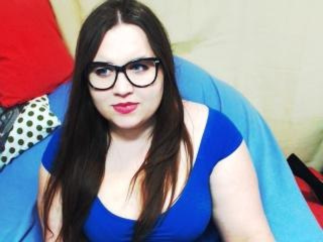 24590-biankasexy-teen-caucasian-webcam-model-female-blue-eyes-large-tits