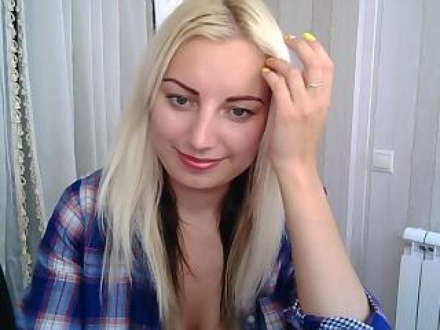24788-snowwhitee-green-eyes-babe-pussy-female-medium-tits-webcam-model-tits