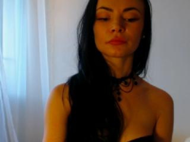 28732-alibirai-webcam-model-female-caucasian-webcam-brunette-shaved-pussy