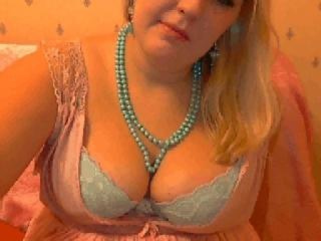 30444-blondebbw-webcam-model-babe-shaved-pussy-tits-straight-caucasian