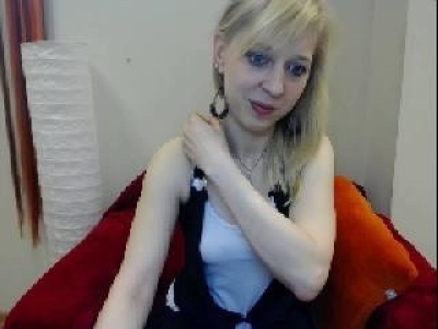 35658-rebeccarosse-straight-female-tits-webcam-model-webcam-porn-caucasian