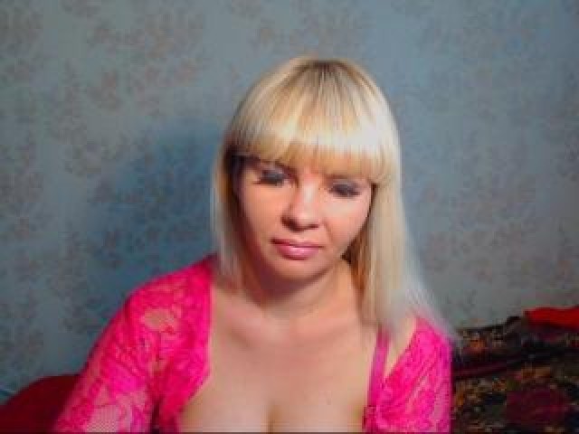 37736-amalie09-pussy-webcam-blonde-caucasian-medium-tits-babe-straight