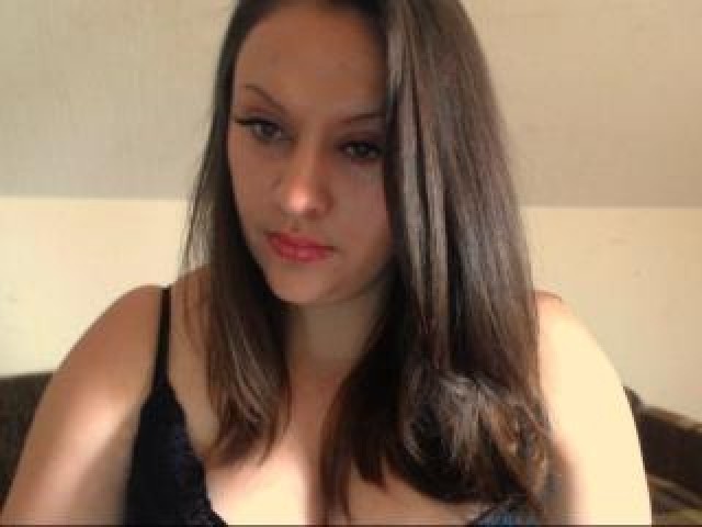 41612-fanttasyxgirl-webcam-brunette-straight-webcam-model-shaved-pussy
