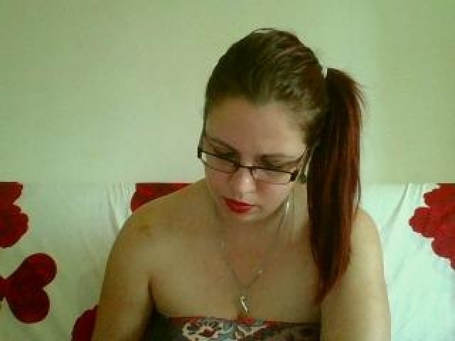 49484-bellissima4you-redhead-female-webcam-large-tits-brown-eyes-webcam-model