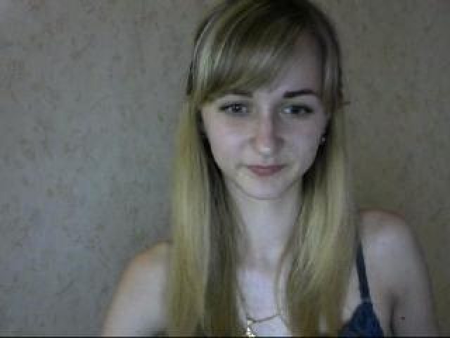 52984-niceviola1-blue-eyes-webcam-blonde-caucasian-medium-tits-female-teen
