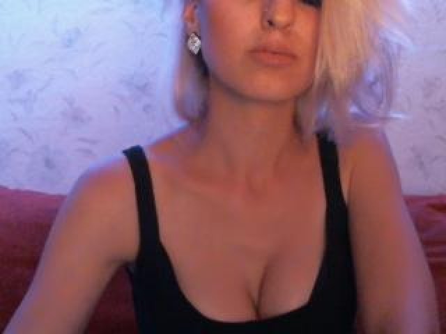 55556-viktoriyakiss-webcam-model-shaved-pussy-webcam-brown-eyes-blonde-straight