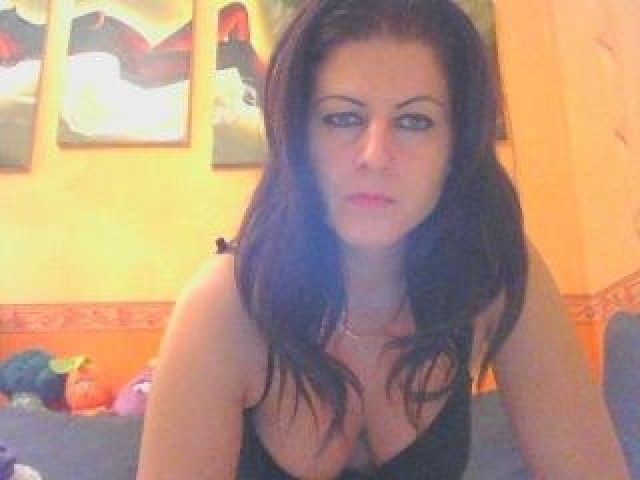 55564-xdeborahx-straight-medium-tits-trimmed-pussy-webcam-female-caucasian